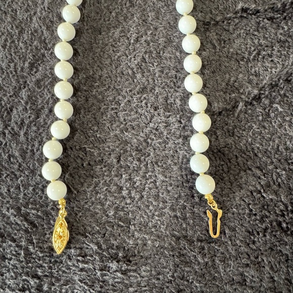 Napier Single Strand Gold-toned Clasp Necklace which is Embossed. - Picture 3 of 8